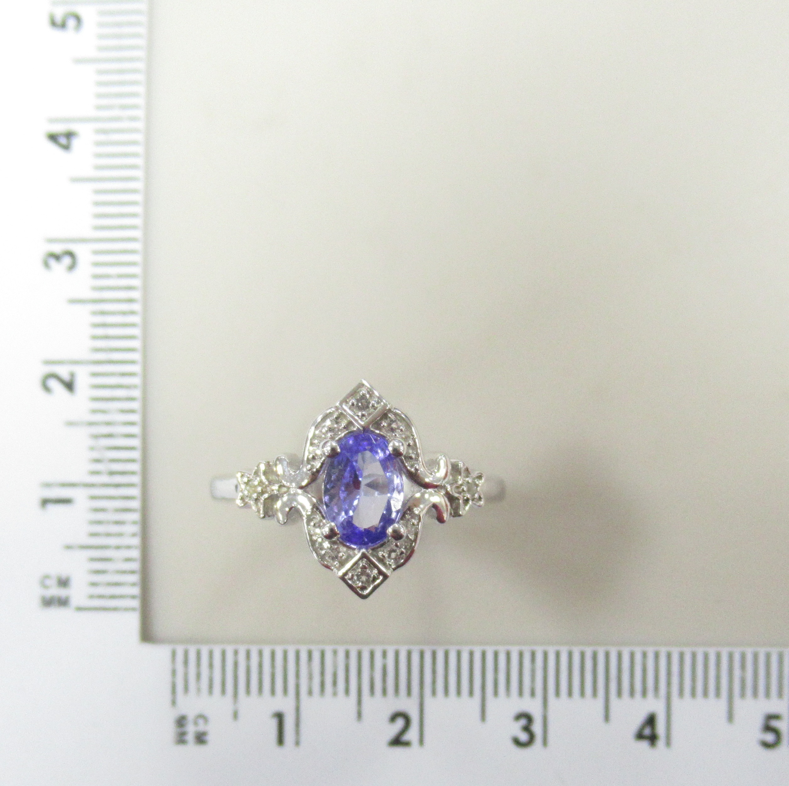 Серебряное кольцо с танзанитом